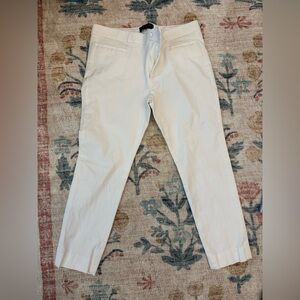 Banana Republic ankle white dress pant. Excellent condition.